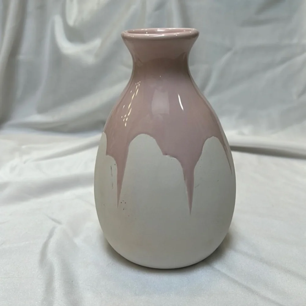 Isaac Mizrahi Loves , xo,Sienna White with Pink Drip Glaze Vase